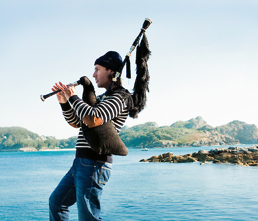 Carlos Nuñez: A Celtic Musical Pilgrimage to Santiago
