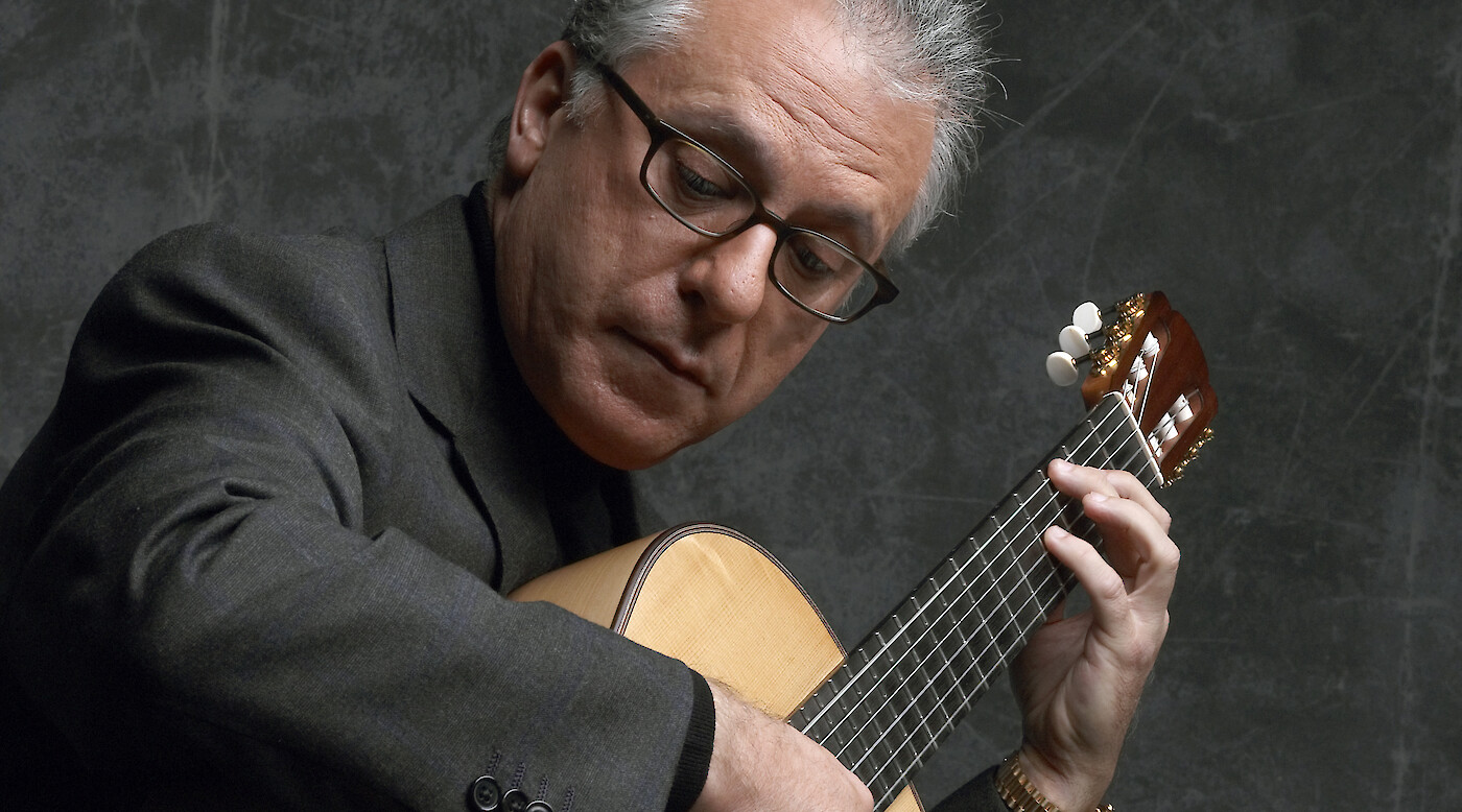 Pepe Romero plays Falla and Rodrigo