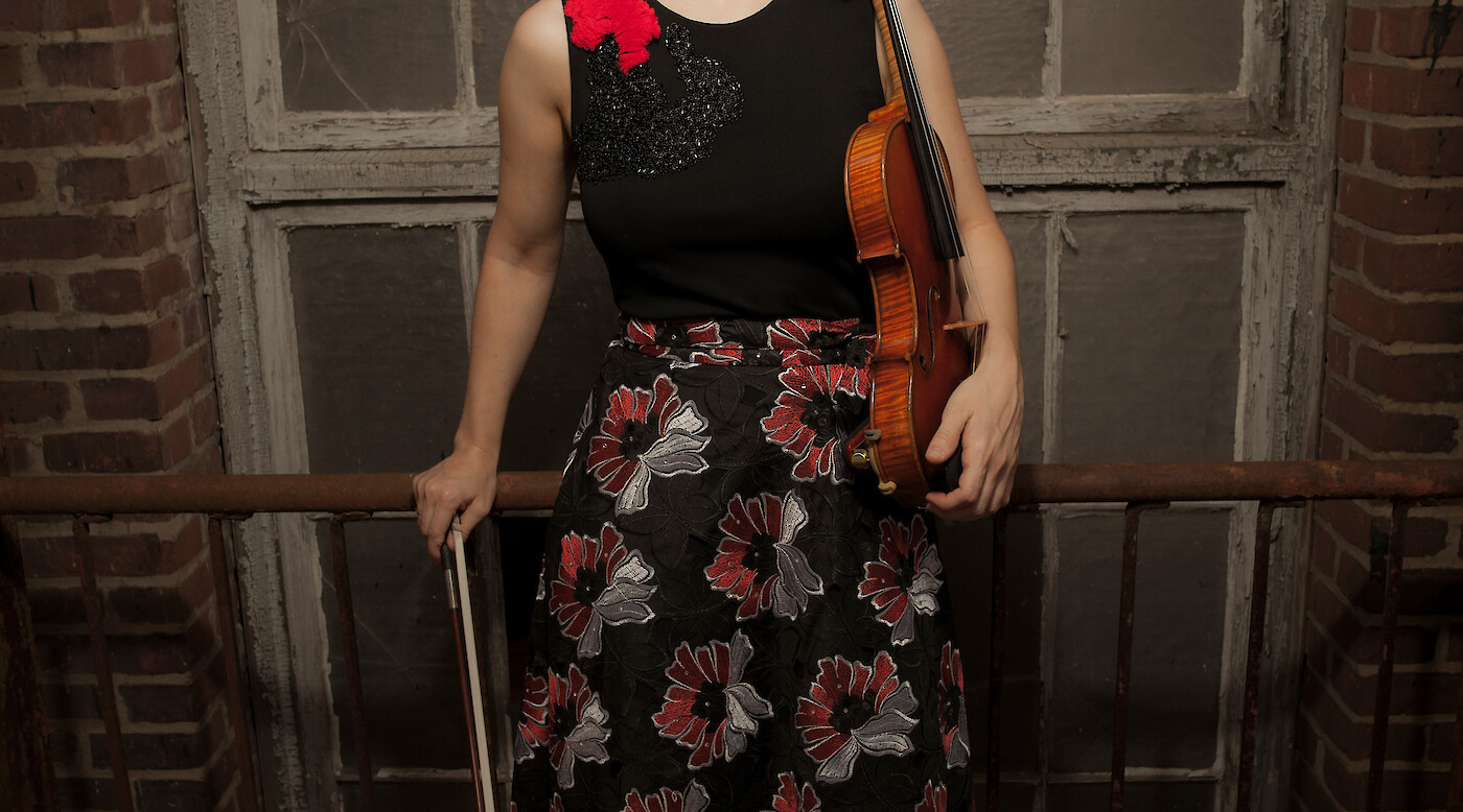 Hilary Hahn performs Antón García Abril
