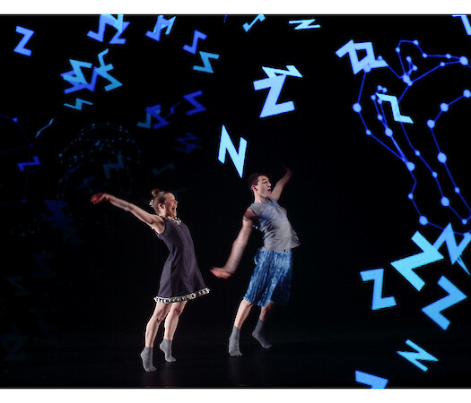 DOT by Maduixa Teatre