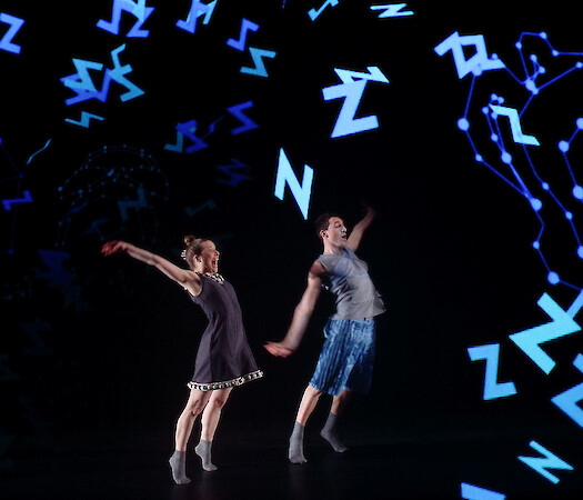 DOT by Maduixa Teatre