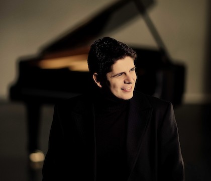 Javier Perianes in concert with the Los Angeles Philharmonic