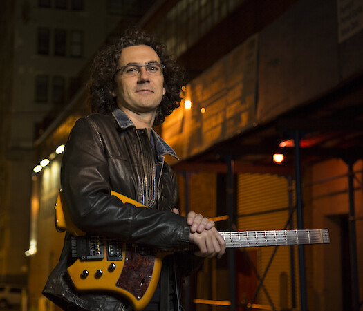 Oscar Peñas in concert in Washington, D.C.
