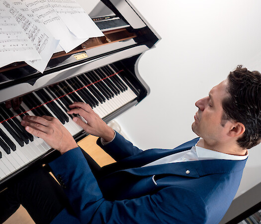 Sebastián Chames in concert
