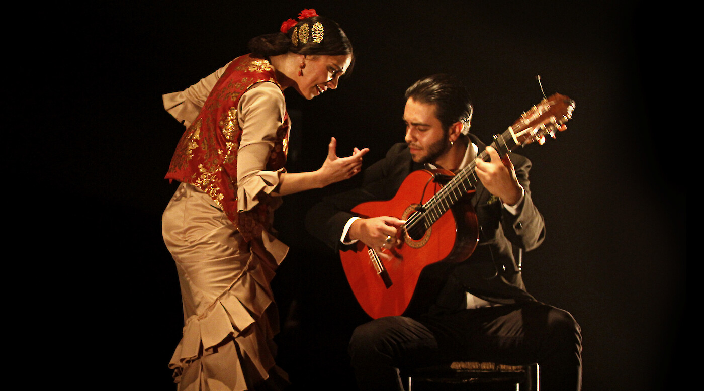 Prendidos by Compañía Alfonso Loza