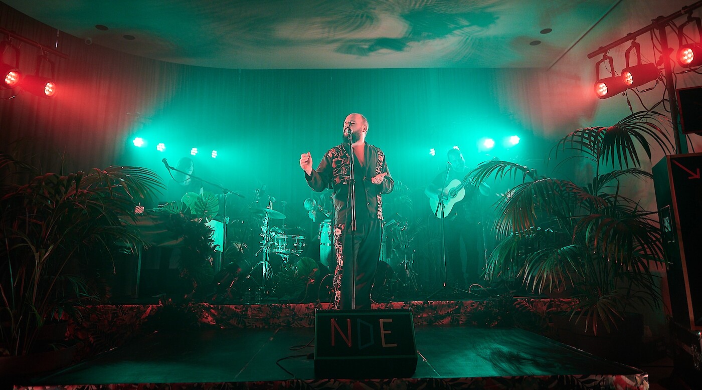Niño de Elche in concert: Colombiana