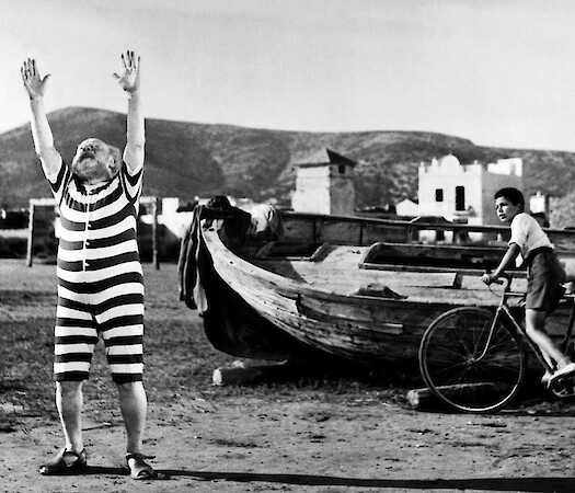 Celebrating Berlanga’s Centennial: Calabuch