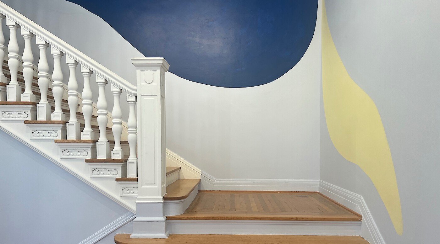 Not Your Regular Wall: Benthos Unveiled by Elvira Amor