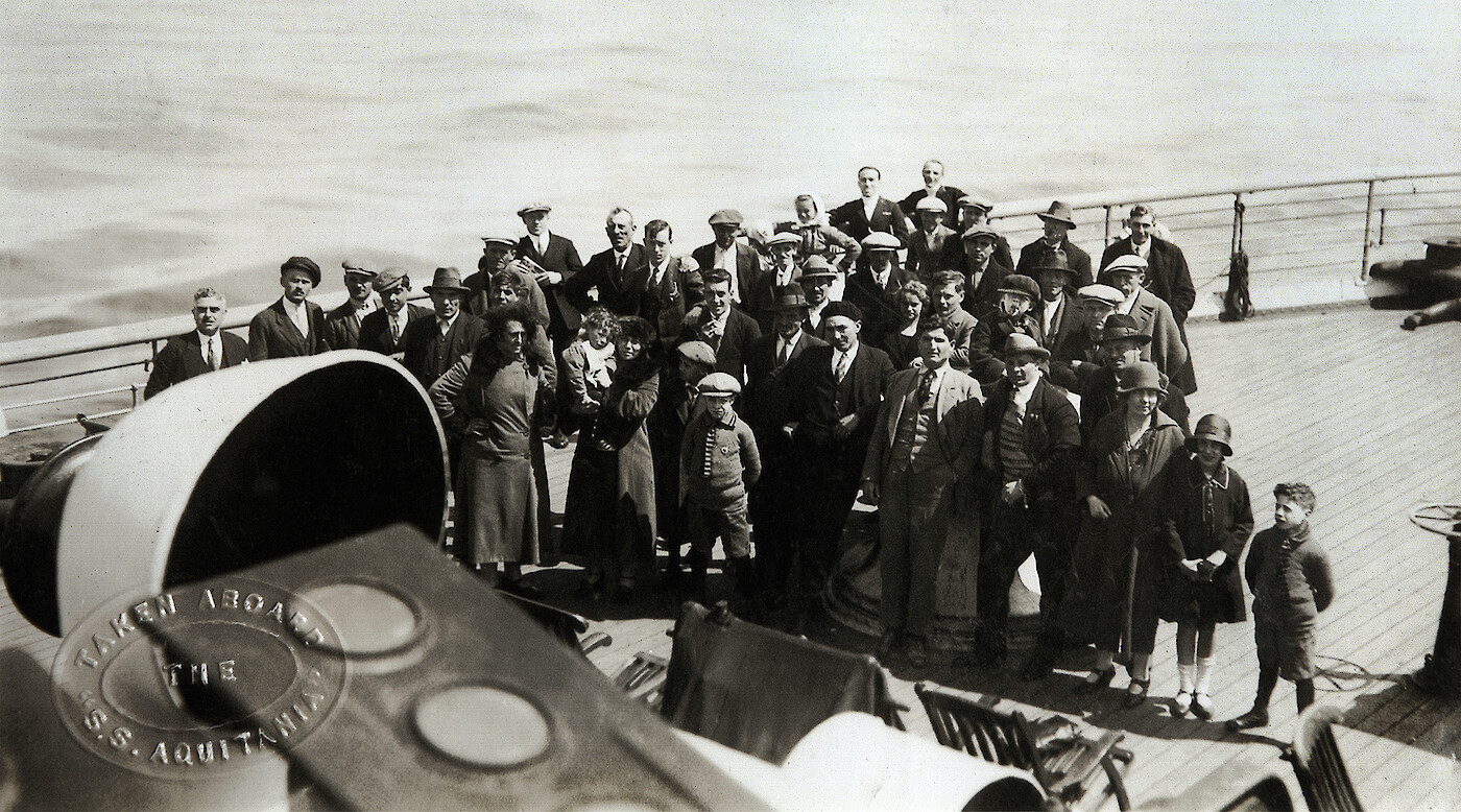 Invisible Immigrants. Spaniards in the U.S. (1868-1945)
