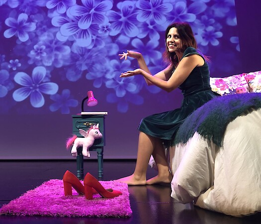 De Caperucita a loba en solo seis tíos by Marta González de Vega